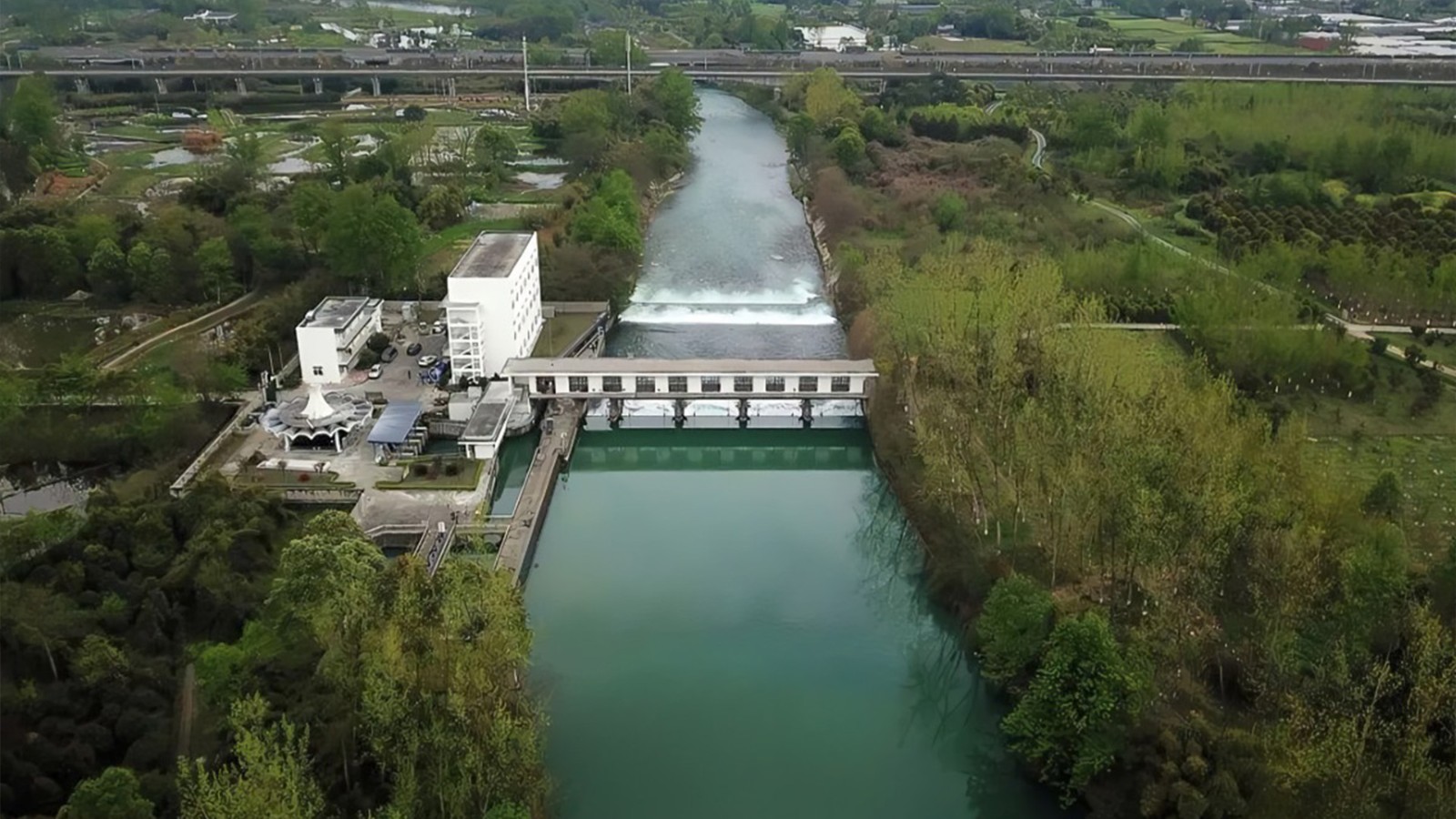 多功能水泵控制閥：集閘閥、逆止閥與水錘消除器于一體的創(chuàng)新閥門